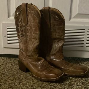 womens idyllwind cowboy boots size 6 1/2 b, lightly used